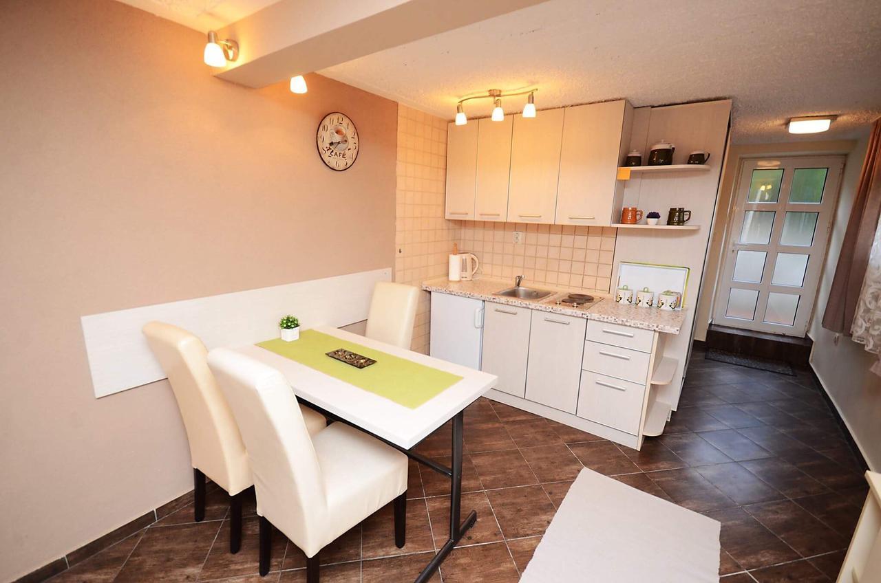 Apartment Garden Kotor Bagian luar foto